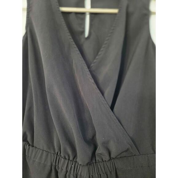 One Clothing Black V-Neck Sleeveless Jumpsuit Women’s Small | Pockets, Chic - Picture 4 of 10